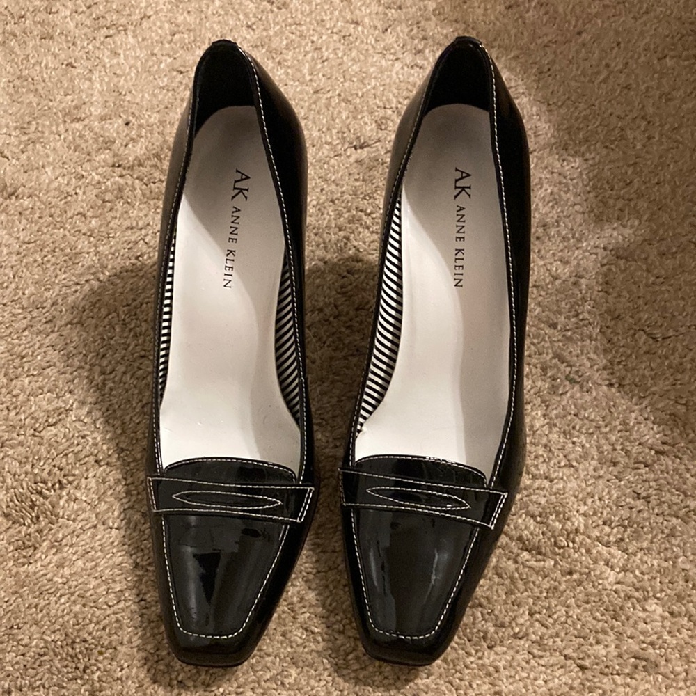Anne Klein black patent leather size 7M
